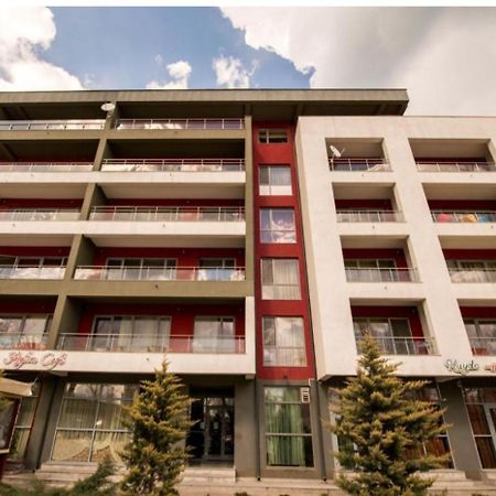 Yza Mamaia Corallia Exterior photo